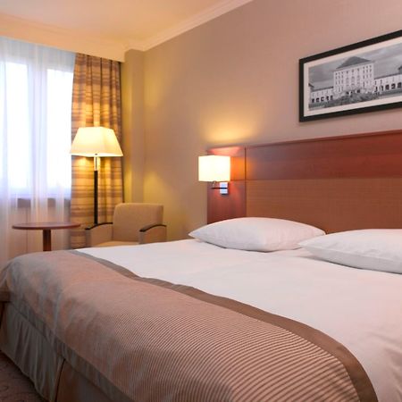 Holiday Inn Munich-Schwabing Стая снимка