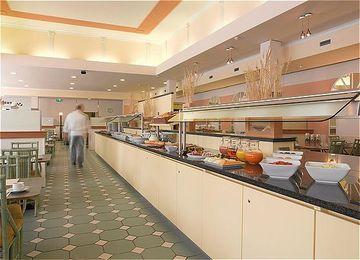 Holiday Inn Munich-Schwabing Екстериор снимка