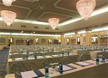 Holiday Inn Munich-Schwabing Екстериор снимка